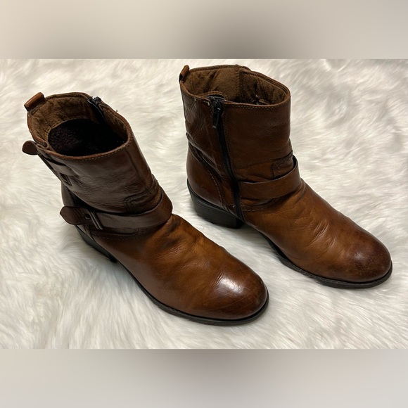 Clarks Shoes - Clark’s Brown Leather Ankle Boots